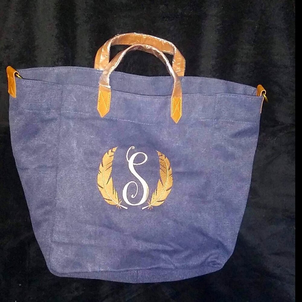 Thirty-One Dark Blue Casual Crossbody - Personalized with "S" ,  Feather design